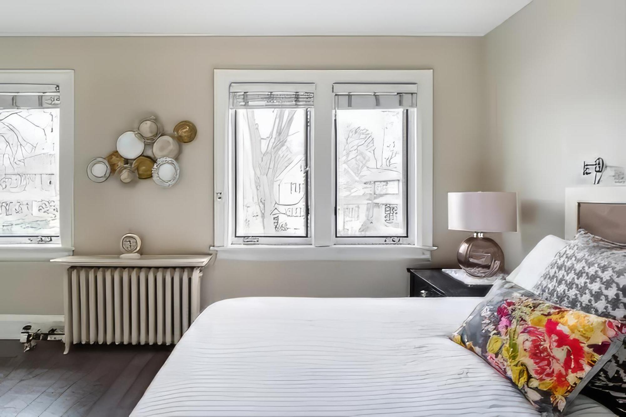 Double Bedroom On Up Or 3 Bedrooms In Basement Near Eglinton Subway Station Торонто Экстерьер фото