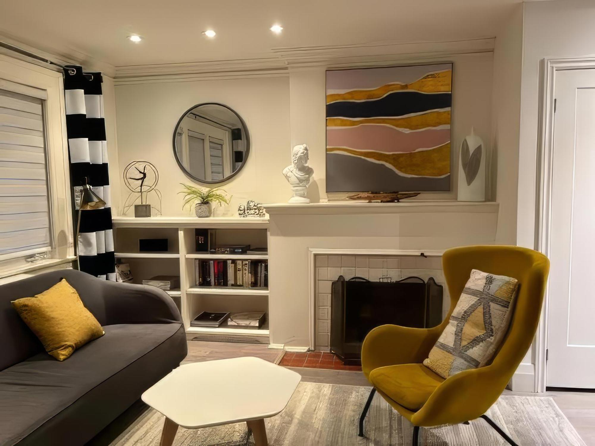 Double Bedroom On Up Or 3 Bedrooms In Basement Near Eglinton Subway Station Торонто Экстерьер фото