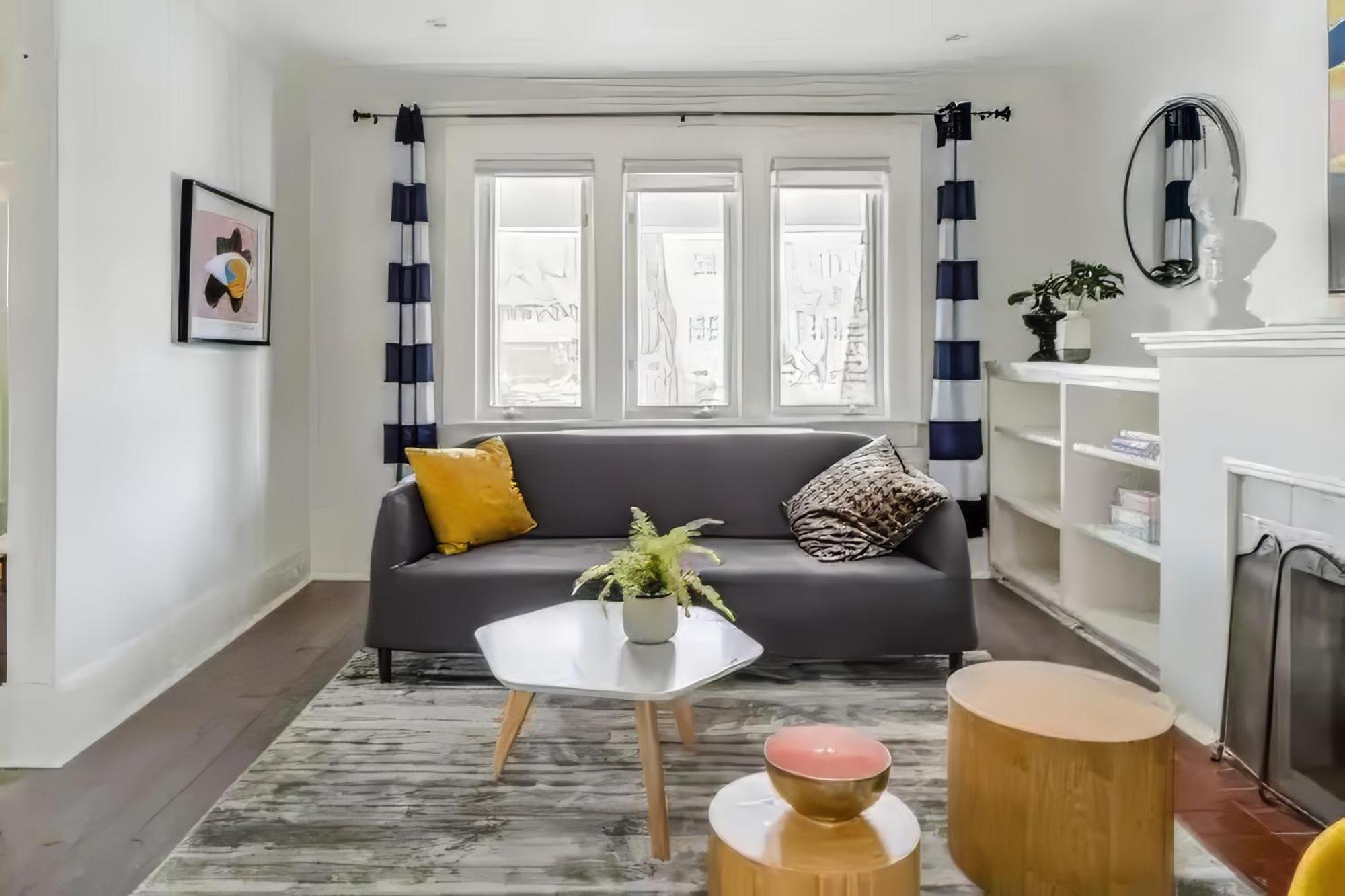 Double Bedroom On Up Or 3 Bedrooms In Basement Near Eglinton Subway Station Торонто Экстерьер фото