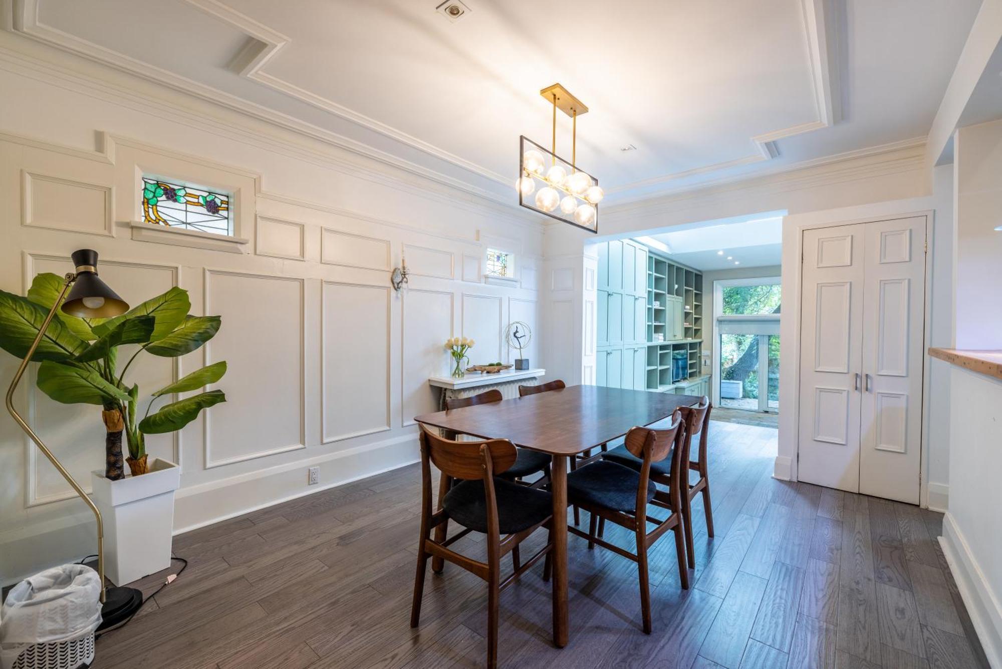 Double Bedroom On Up Or 3 Bedrooms In Basement Near Eglinton Subway Station Торонто Экстерьер фото